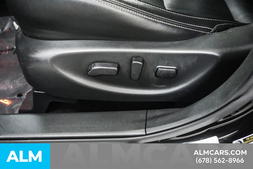 Used 2023 Black Nissan 3.5 SL image 32
