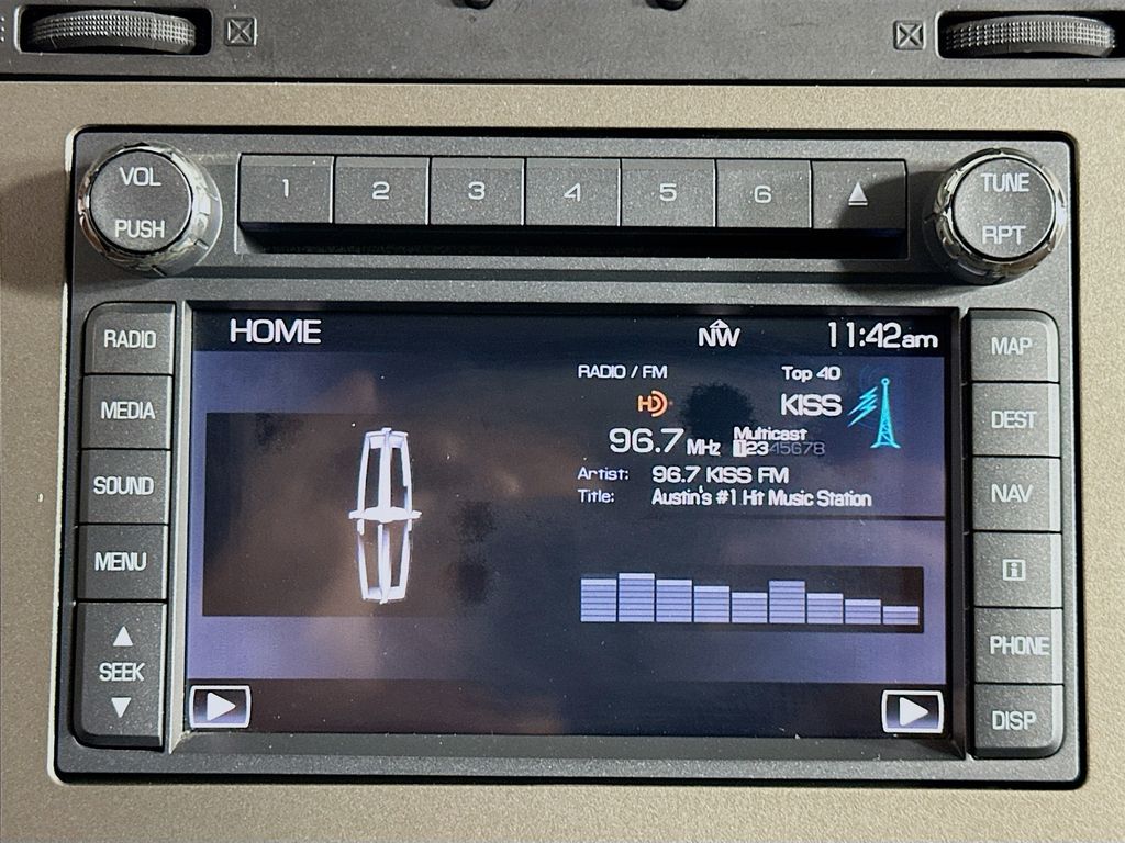 Thumbnail: 2012 Lincoln Navigator - 12