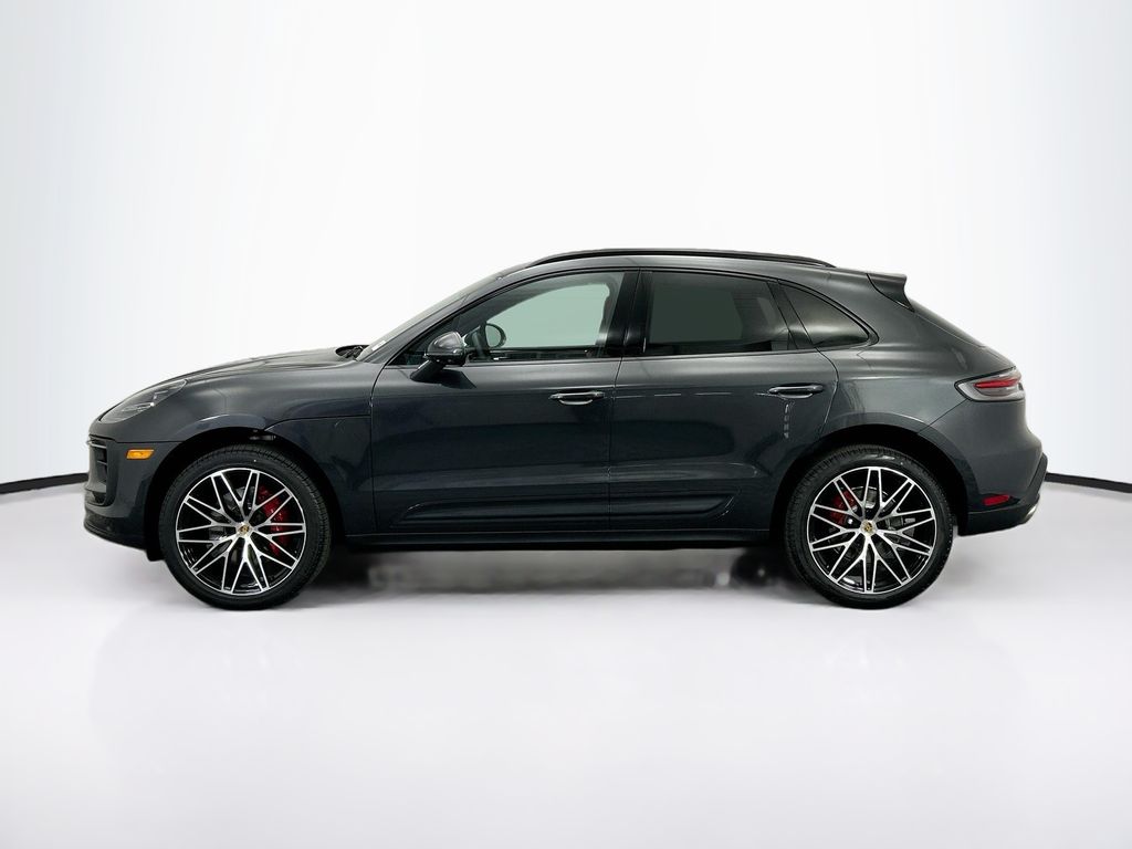 Thumbnail: 2026 Porsche Macan - 2