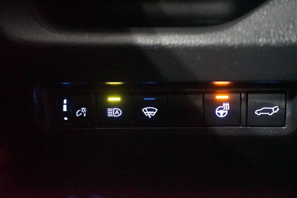 Thumbnail: 2022 Toyota RAV4 - 23