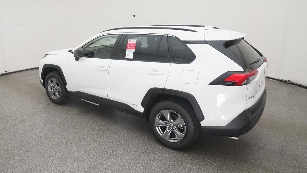 Thumbnail: 2025 Toyota RAV4 - 32