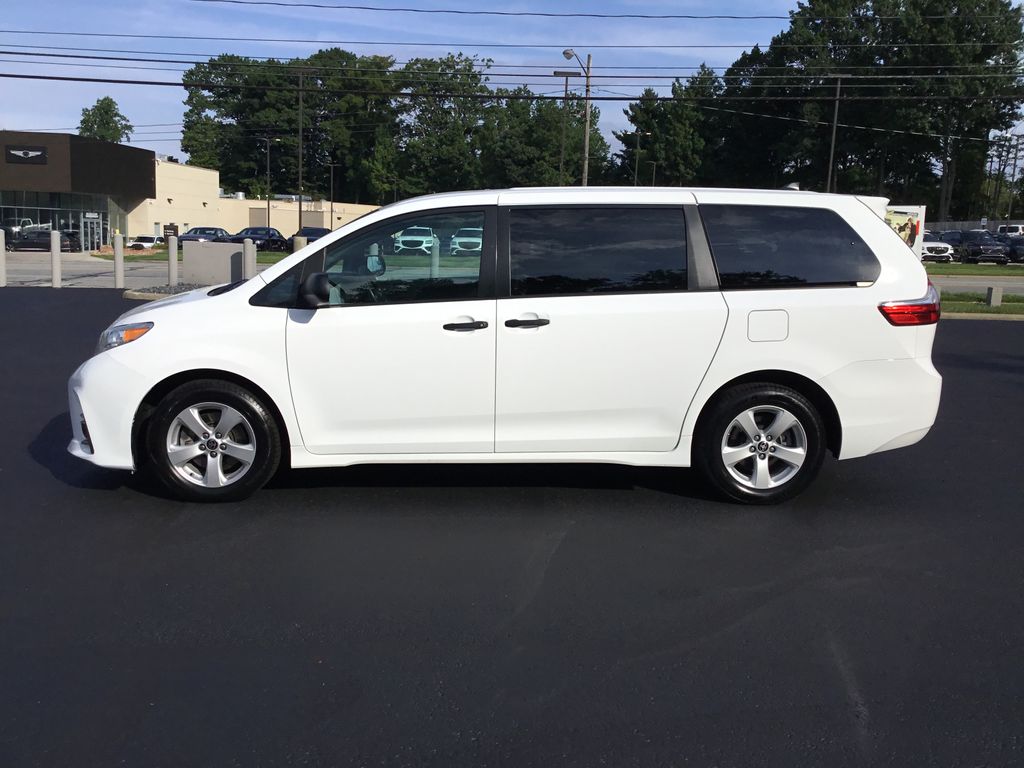 Thumbnail: 2020 Toyota Sienna - 2