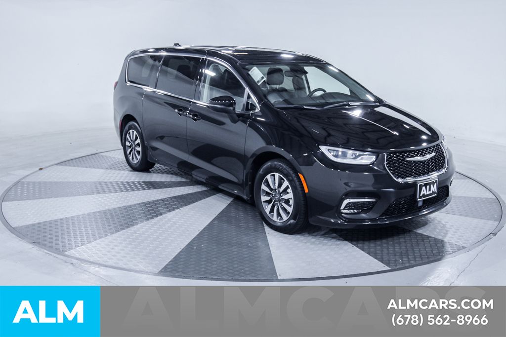 Used 2023 Black Chrysler Touring L image 14