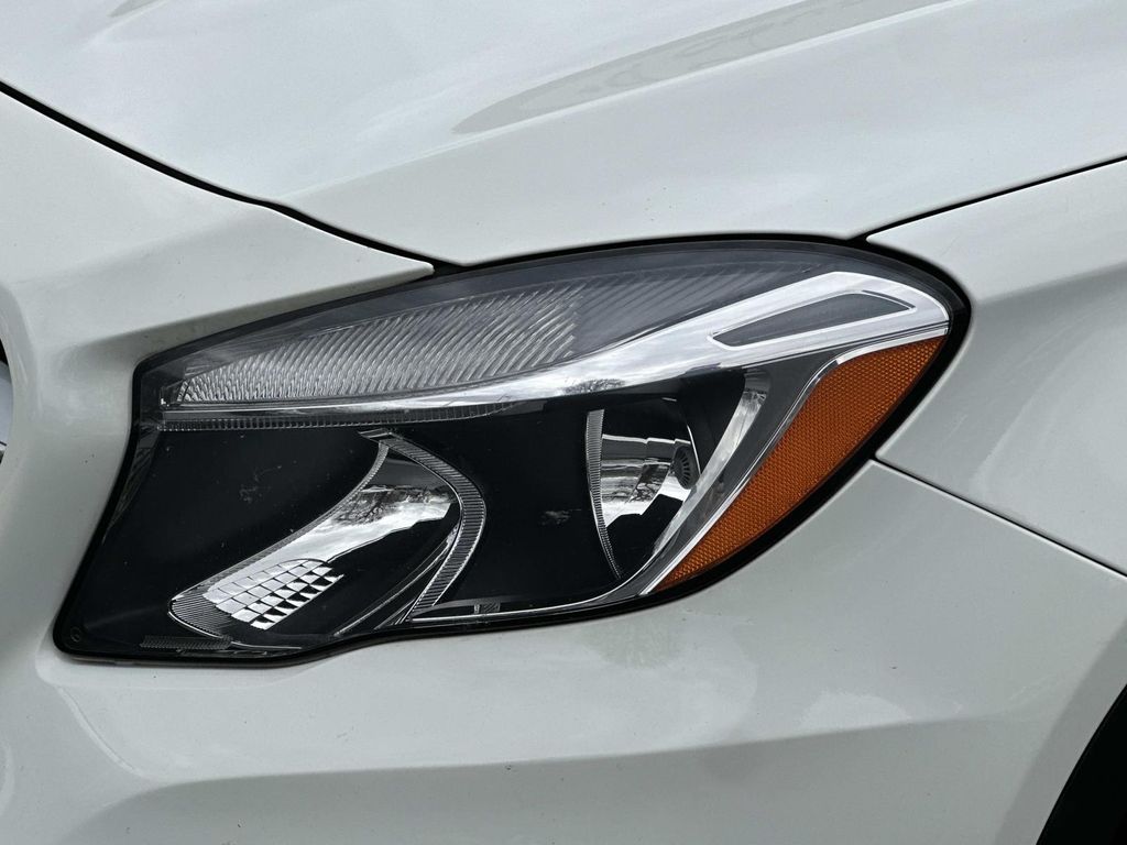 Thumbnail: 2017 Mercedes-Benz GLA - 3