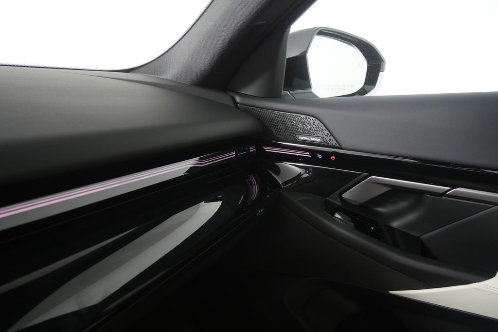 Thumbnail: 2026 BMW 5 Series - 25