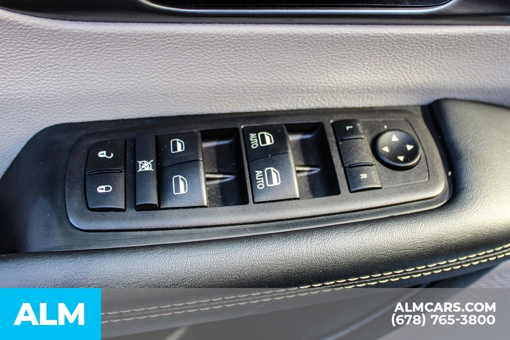 2024 Chrysler Pacifica Touring L - Photo 42