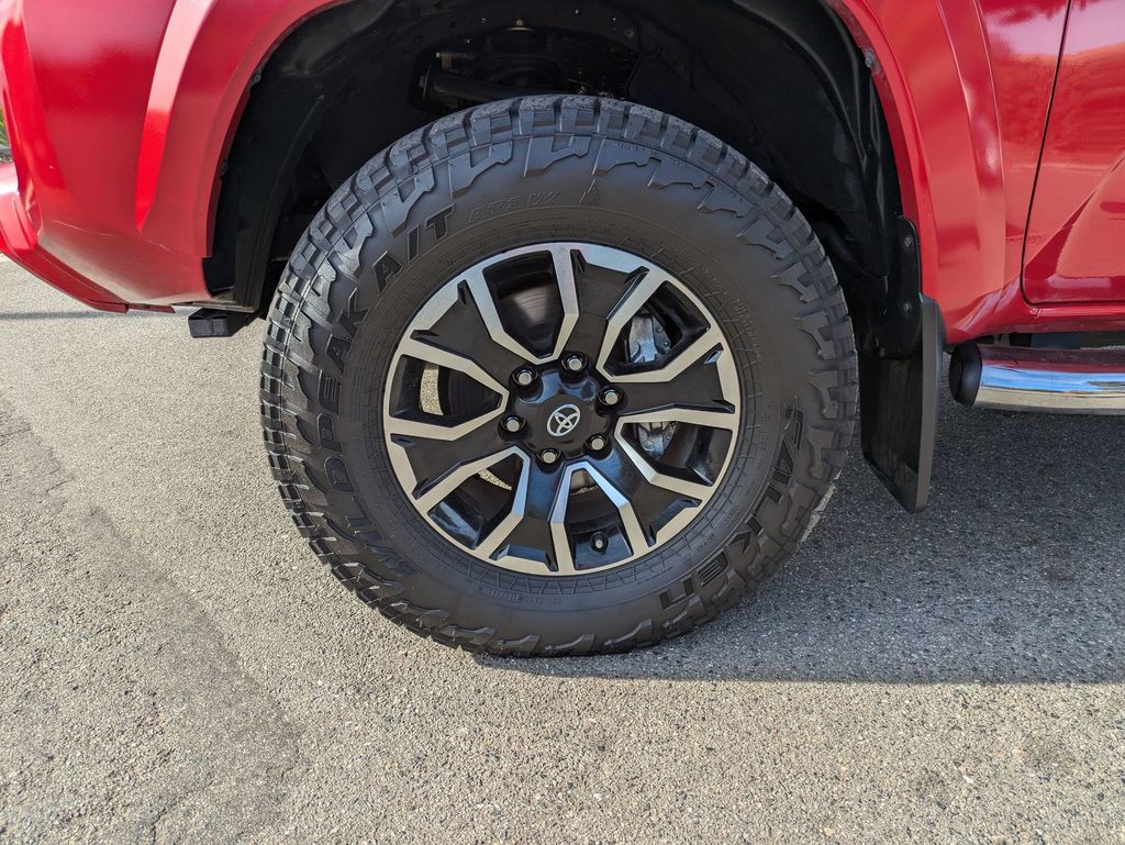 2021 Toyota Tacoma TRD Sport 6