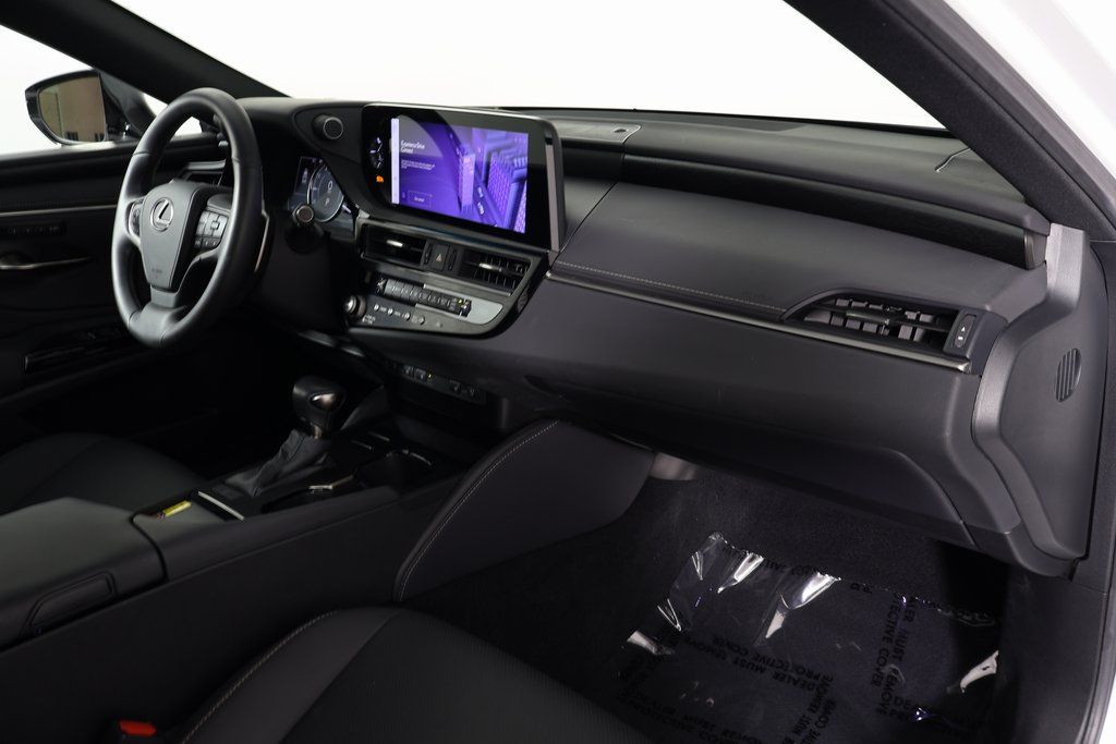 Thumbnail: 2024 Lexus ES - 9