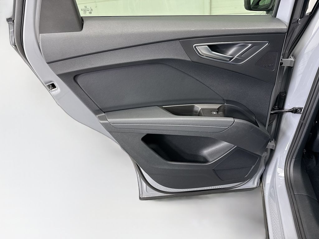 Thumbnail: 2023 Audi Q4 e-tron - 25