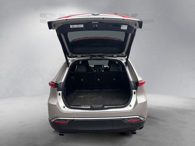 Used 2021 Silver Toyota XLE image 24