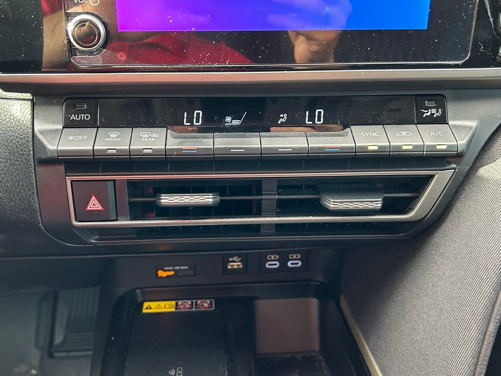 Thumbnail: 2025 Toyota Camry - 24