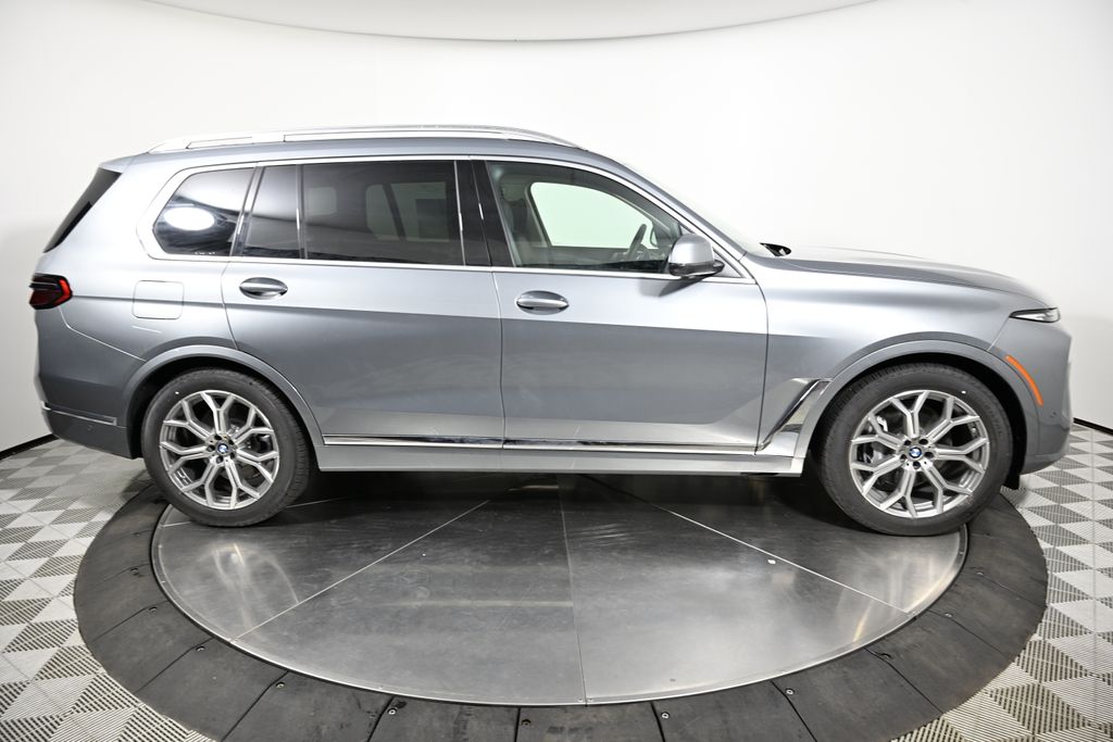 Thumbnail: 2026 BMW X7 - 6