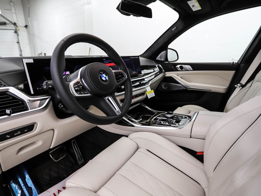 Thumbnail: 2026 BMW X7 - 10