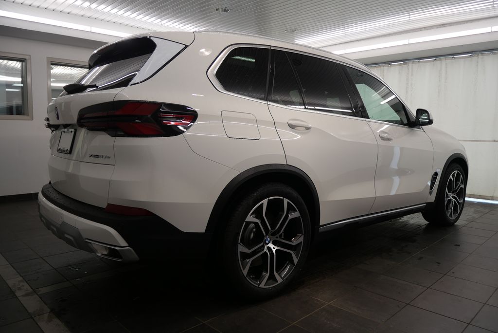 2025 BMW X5 xDrive50e 6