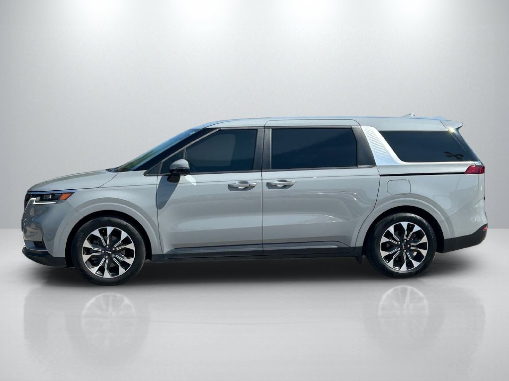 Used 2023 Kia Carnival Van