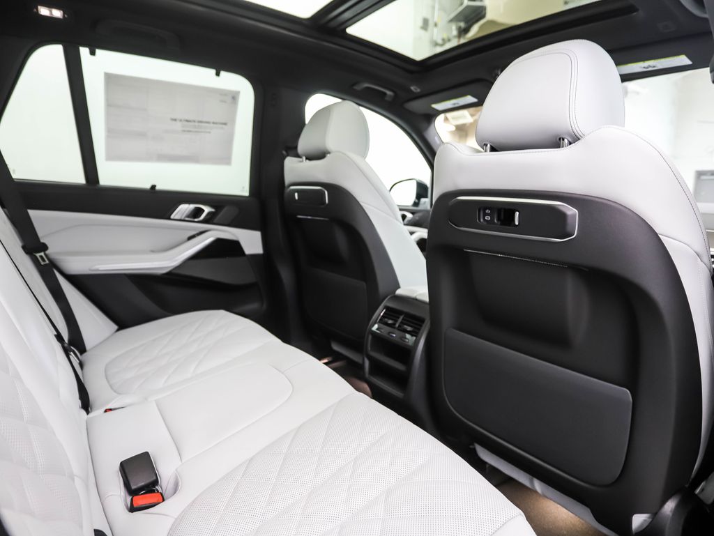 Thumbnail: 2026 BMW X5 - 26