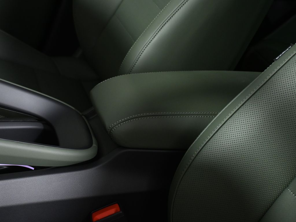 Thumbnail: 2025 Porsche Macan - 28