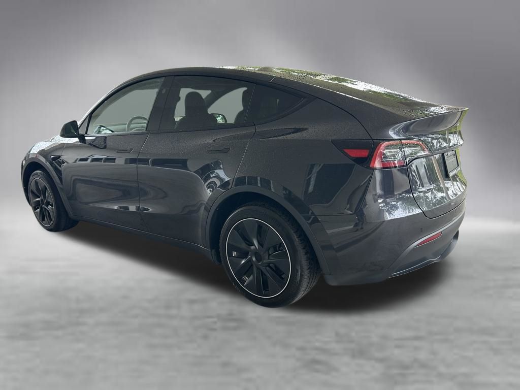 Used 2024  Tesla  image 3