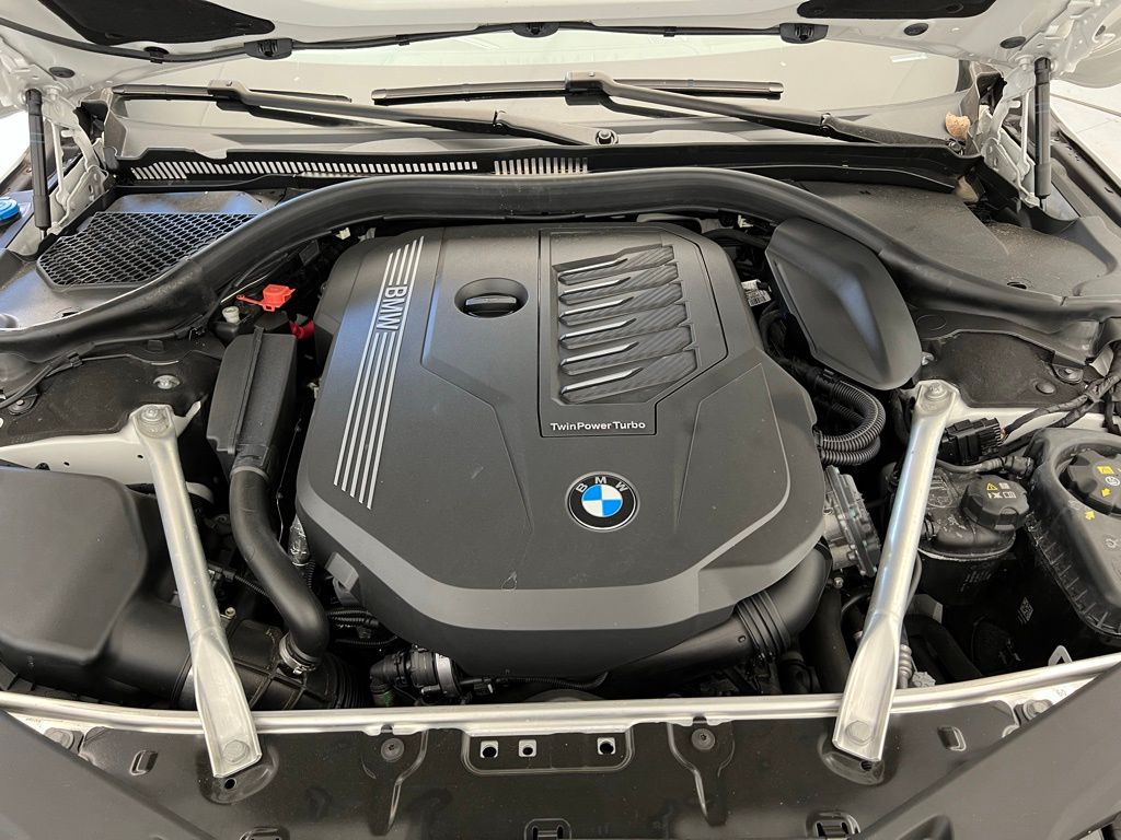 2024 BMW 8 Series 840i 10