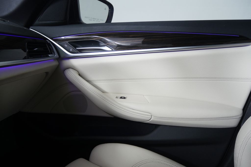 Thumbnail: 2023 BMW 5 Series - 23