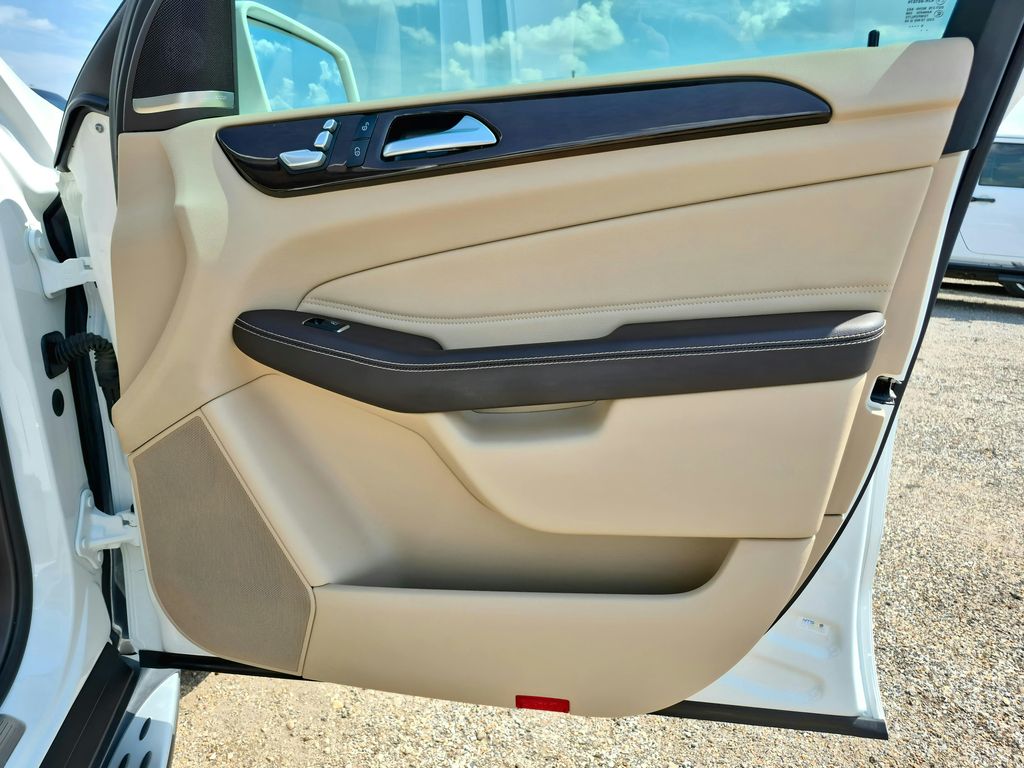 2019 Mercedes-Benz GLE GLE 400 White at Central Houston Nissan