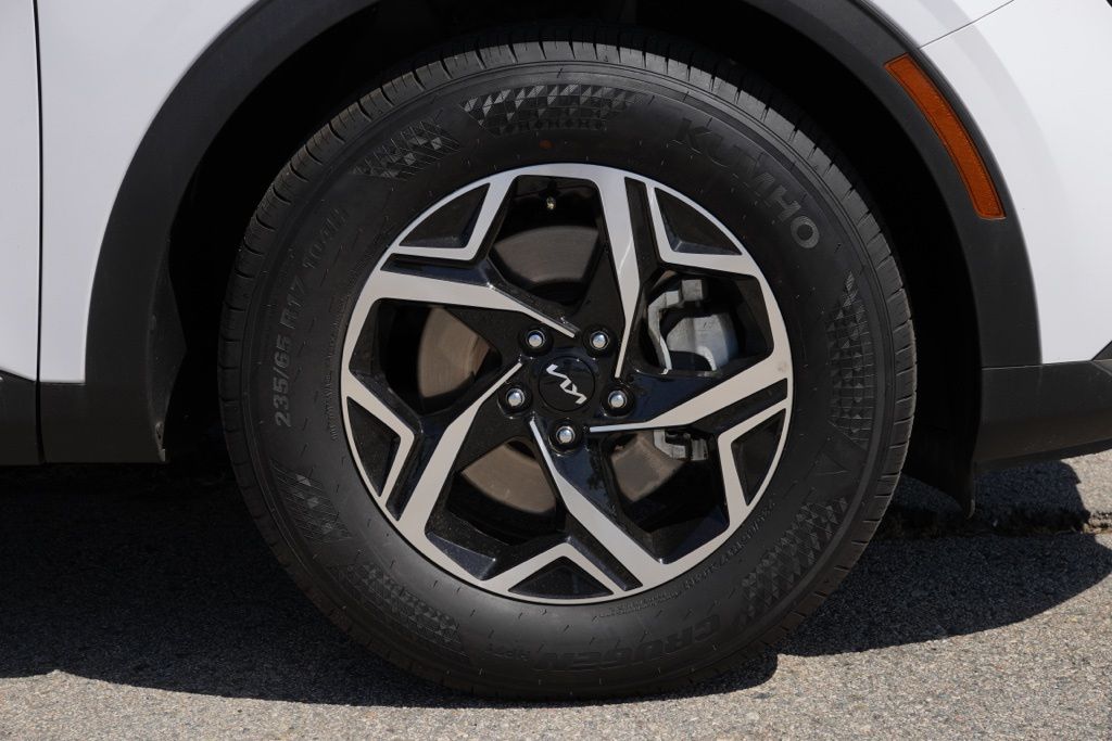 2025 Kia Sportage LX - Photo 9