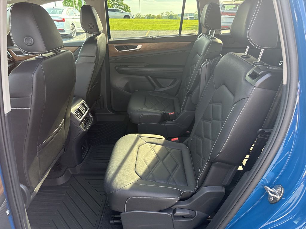 2025 Volkswagen Atlas 2.0T SE w/Technology Blue at Subaru and VW of Moon Township