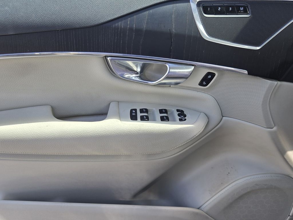 2020 Volvo XC90 - $20,859