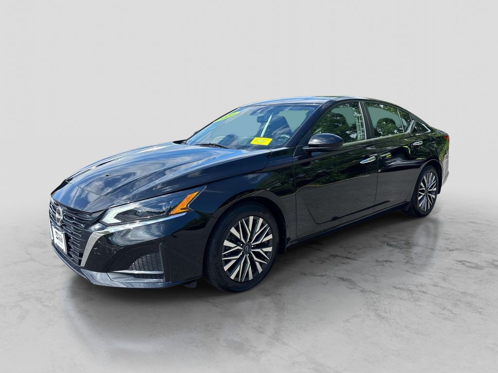 2023 Nissan Altima 2.5 SV FWD