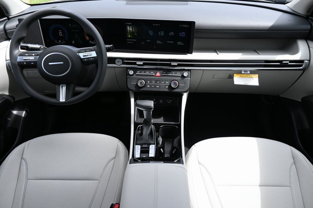 2025 Hyundai Tucson SE - Photo 13