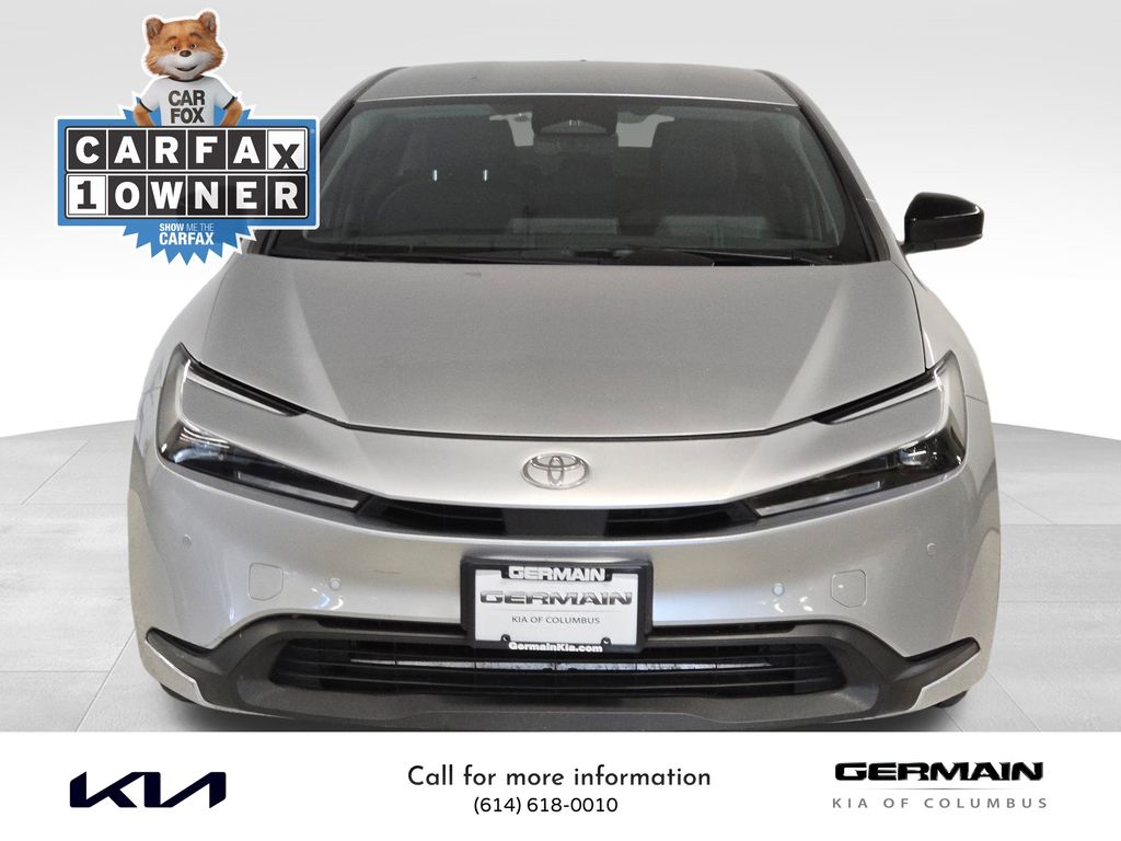 2024 Toyota Prius LE photo 2
