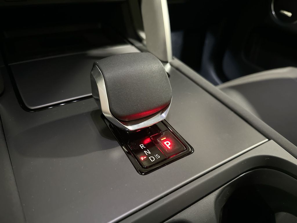 Thumbnail: 2026 Land Rover Discovery Sport - 12