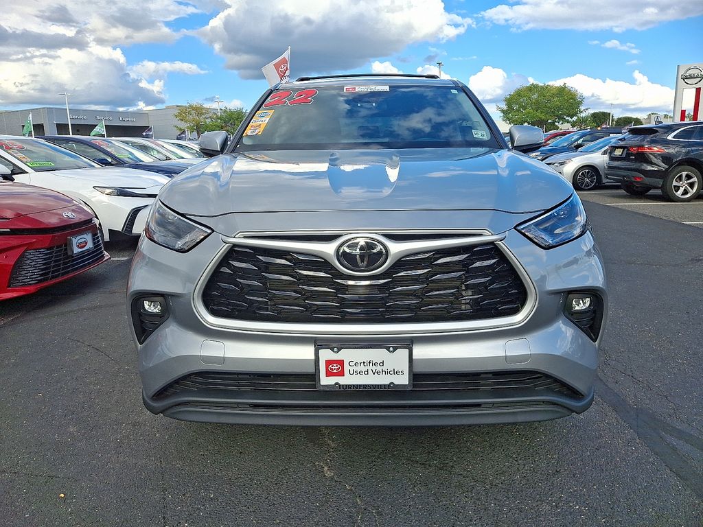 Thumbnail: 2022 Toyota Highlander - 2