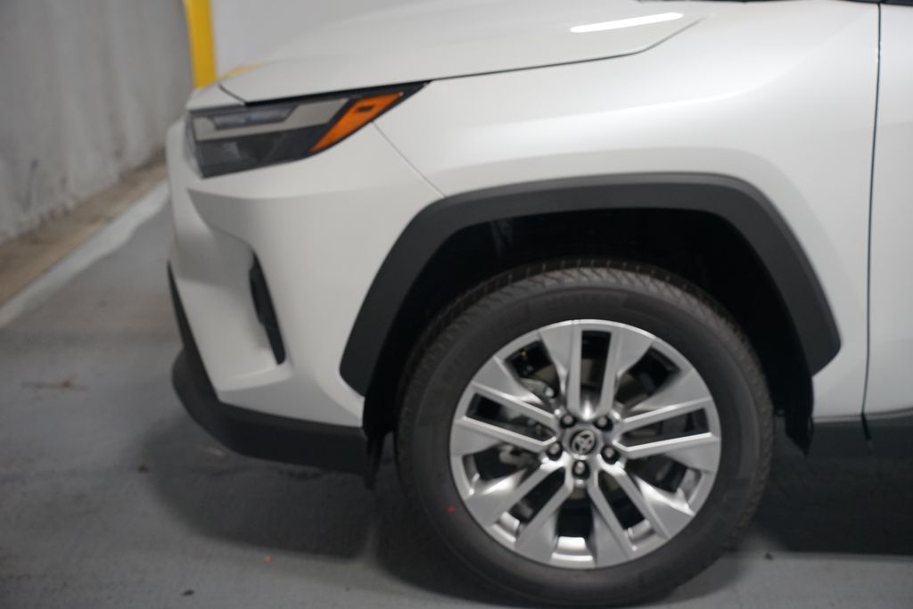 Thumbnail: 2025 Toyota RAV4 - 5
