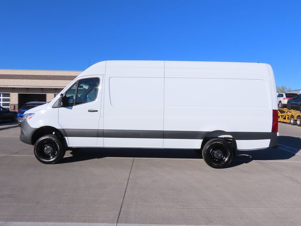 2025 Mercedes-Benz Sprinter 2500 8