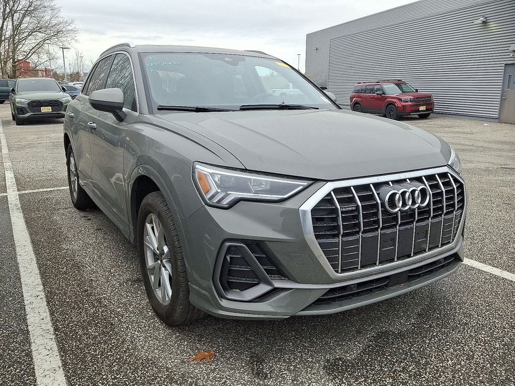 Thumbnail: 2024 Audi Q3 - 3