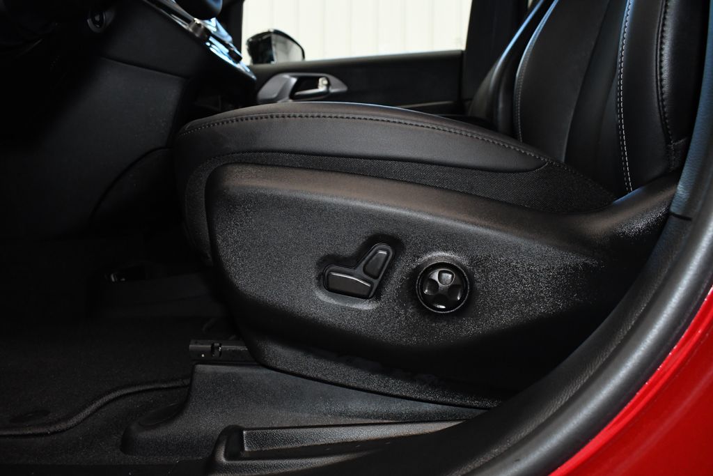 Used 2026 Red Chrysler Select image 19