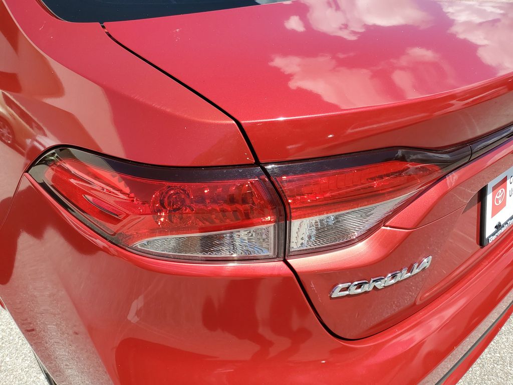 2021 Toyota Corolla LE photo 12