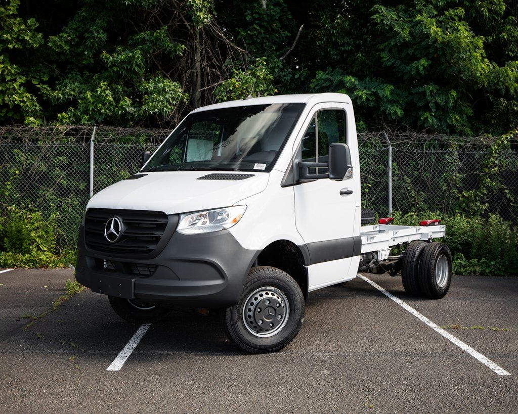 2023 Mercedes-Benz Sprinter Cab Chassis 3500XD 144 AWD