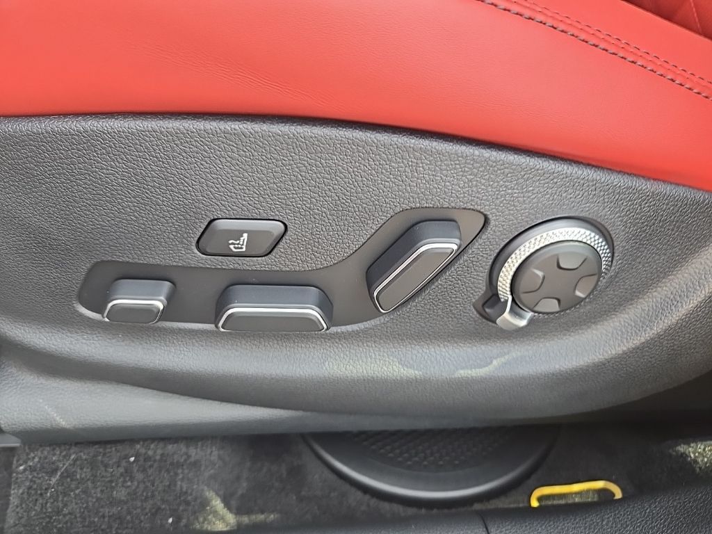 Thumbnail: 2026 Genesis GV70 - 19