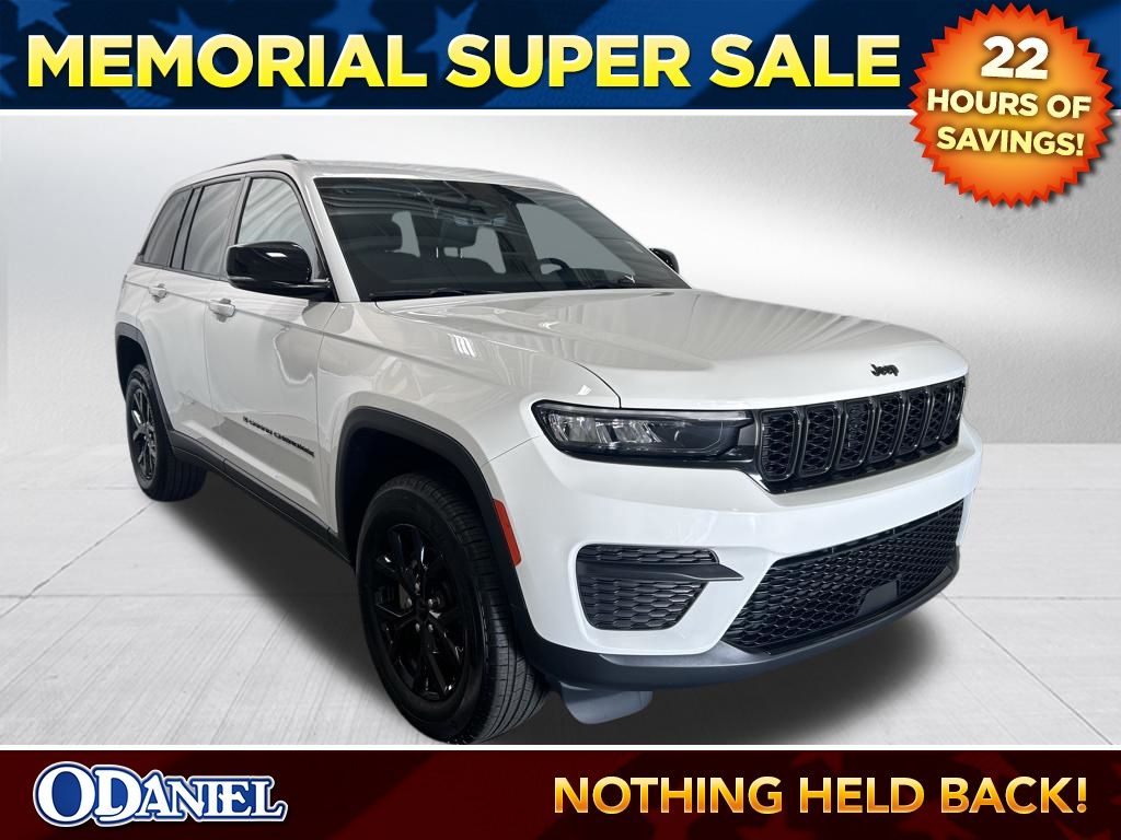 Bright White Clearcoat 2025 Jeep Grand Cherokee Altitude RWD SUV / Crossover 4X2 8-Speed Automatic
