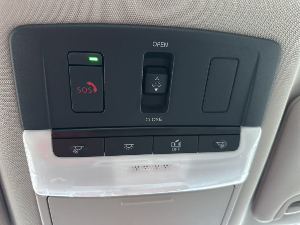 2025 Pearl White Tricoat Nissan Altima 2.5 SL FWD Sedan