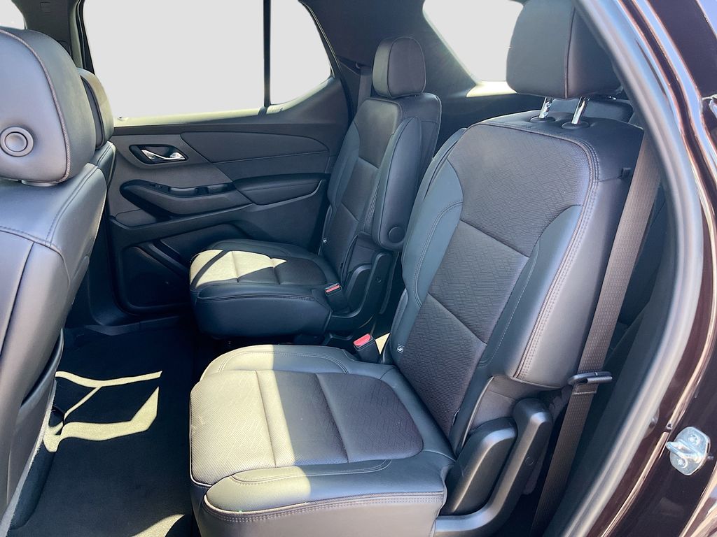 Used 2023 Red Chevrolet High Country image 26