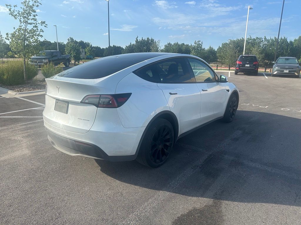 Thumbnail: 2023 Tesla Model Y - 4