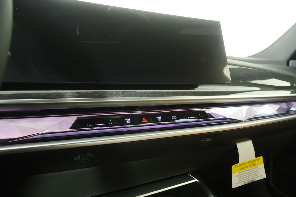 Thumbnail: 2026 BMW 7 Series - 23