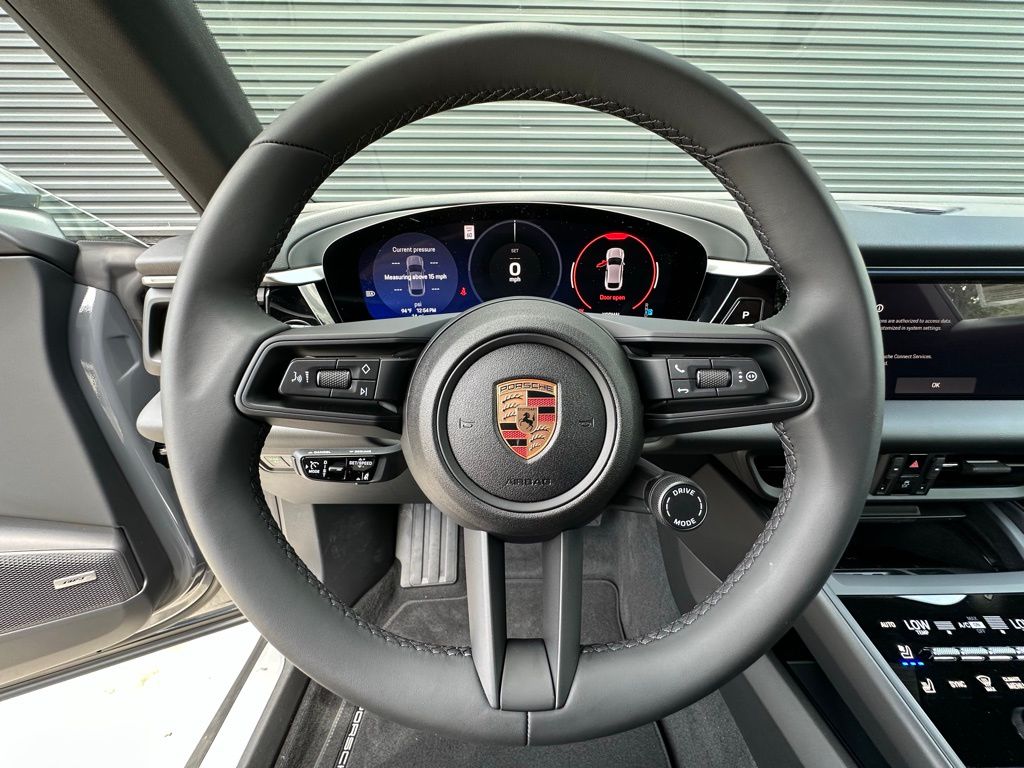 Thumbnail: 2025 Porsche Macan - 18