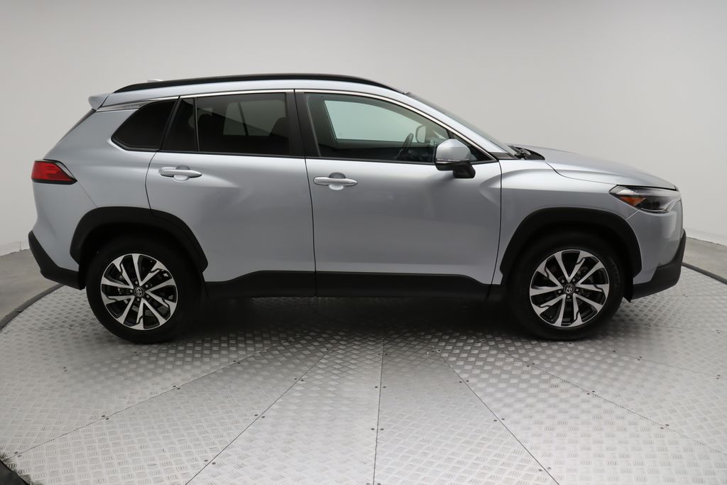 2024 Toyota Corolla Cross XLE 7