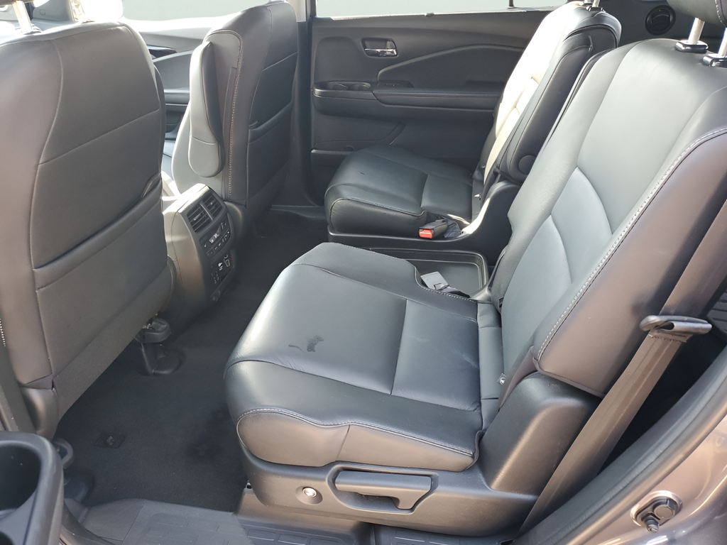 Used Car 2022 Honda Pilot  Touring For Sale Under $35,000 In Austin, Texas