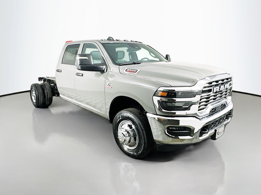 2026 RAM 3500 Chassis Tradesman Crew Cab LB DRW RWD