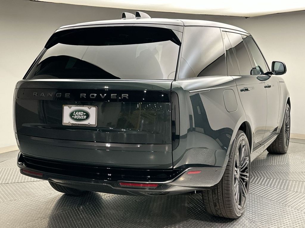 2025 Land Rover Range Rover SE 3